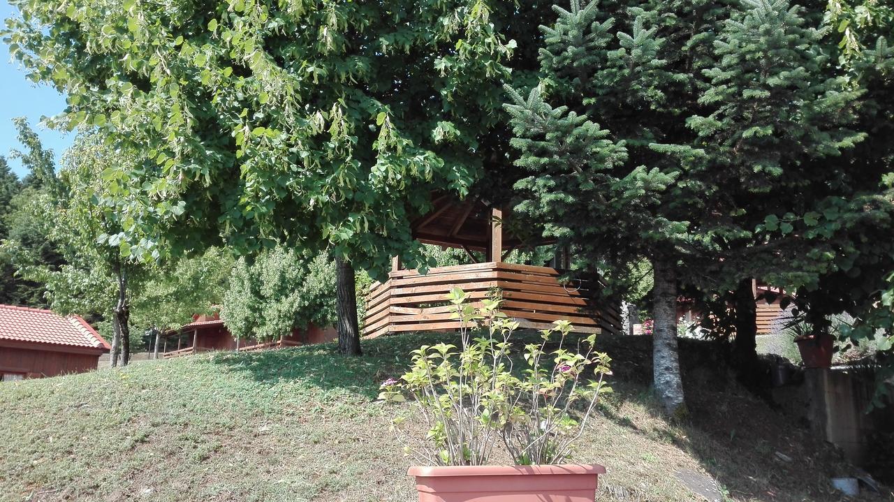Livadaki Village Megali Kapsi Kültér fotó